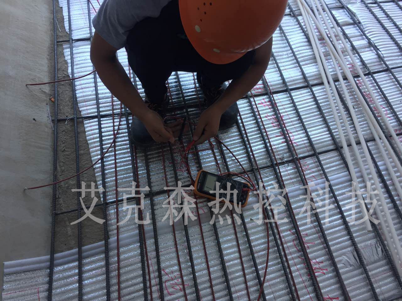 電伴熱纏繞間距規范